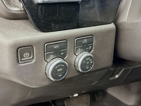 Used 2024 GMC Sierra 1500 Elevation AWD/4WD image 17