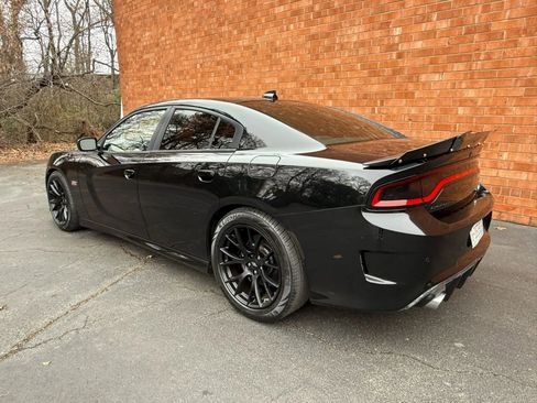 Used 2018 Dodge Charger R/T Scat Pack w/ Dynamics Package image 11