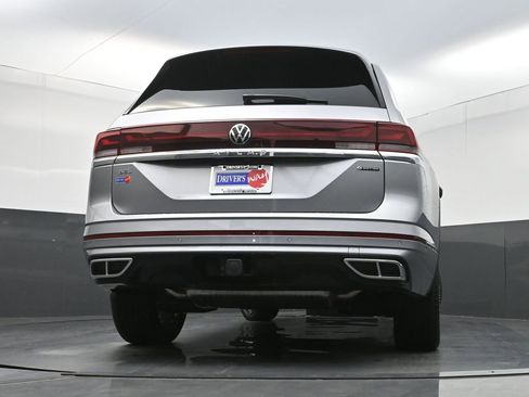 Used 2025 Volkswagen Atlas SEL Premium R-Line image 31