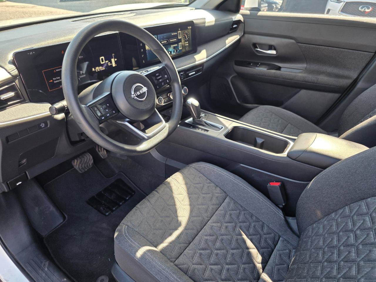 Used 2025 Nissan Kicks SV FWD image 9
