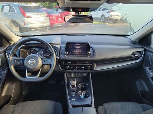 Used 2024 Nissan Rogue SV image 28