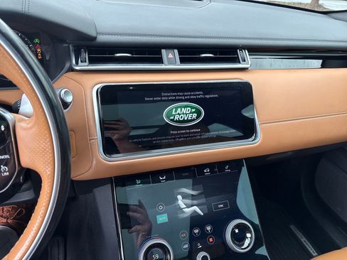 Used 2019 Land Rover Range Rover Velar R-Dynamic SE AWD/4WD image 20