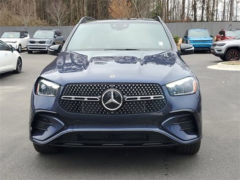 Used 2025 Mercedes-Benz GLE 450e 4MATIC image 2