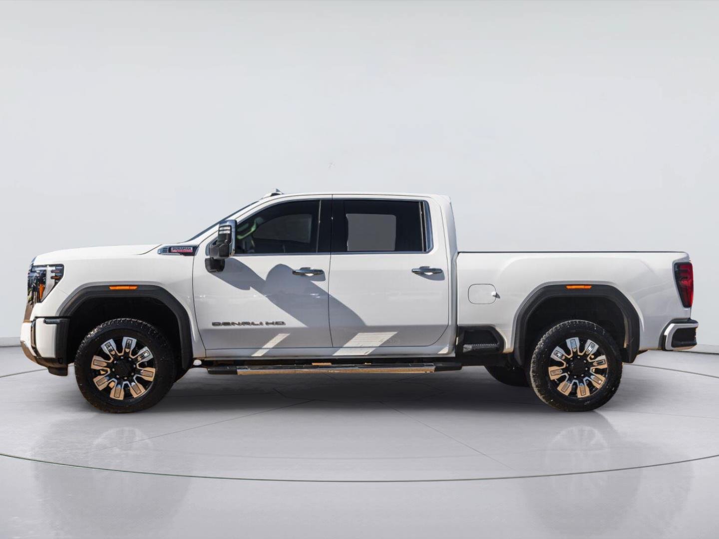 Used 2024 GMC Sierra 2500 Denali w/ Denali Reserve Package AWD/4WD image 6