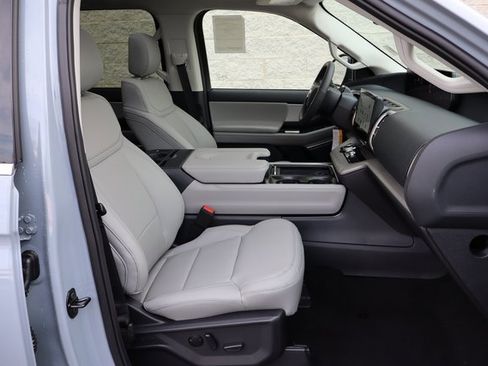 New 2026 Ford Expedition Active image 38