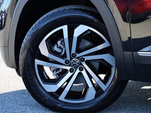 Used 2023 Volkswagen Atlas Cross Sport SEL image 12