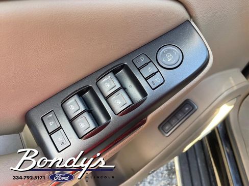 Used 2019 GMC Yukon XL SLT w/ Open Road Package image 8