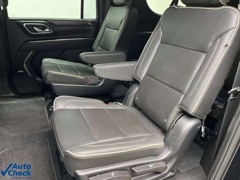 Used 2023 GMC Yukon XL SLT w/ SLT Premium Package image 22