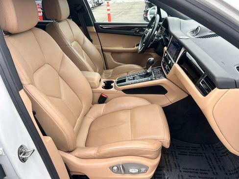 Used 2019 Porsche Macan image 22