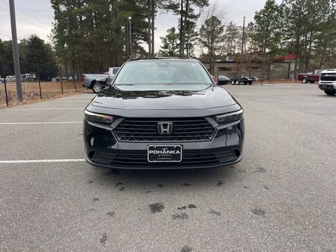 Certified 2025 Honda Accord SE image 4