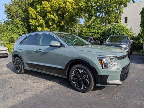 Certified 2026 Kia Niro Wind FWD image 1