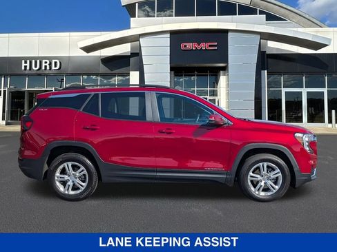 Used 2024 GMC Terrain SLE w/ Driver Convenience Package AWD/4WD image 3