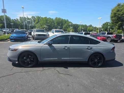 Used 2025 Honda Accord Sport image 5