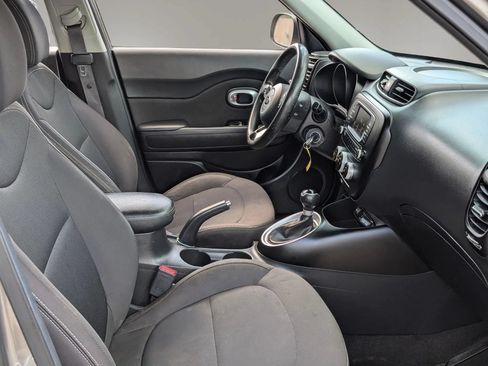 Used 2017 Kia Soul FWD image 24