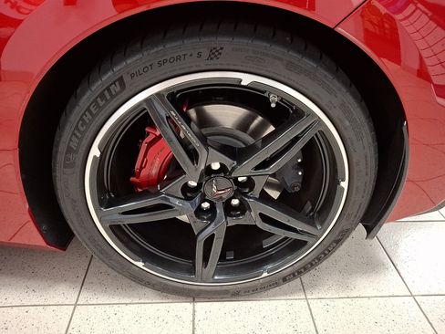 Used 2022 Chevrolet Corvette Stingray Premium Conv w/ Z51 Performance Package RWD image 28