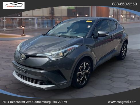 Used 2018 Toyota C-HR XLE FWD image 1