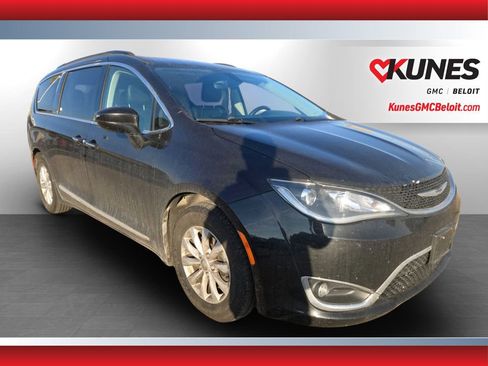 Used 2017 Chrysler Pacifica Touring-L image 1
