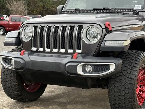 Used 2020 Jeep Wrangler Unlimited Sahara image 10