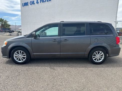 Used 2019 Dodge Grand Caravan SXT FWD image 2