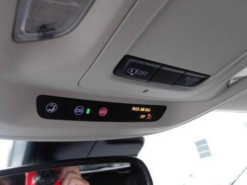 Used 2022 Buick Envision Essence w/ Safety Package FWD image 21