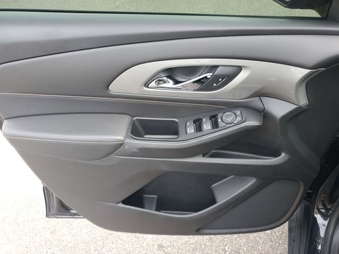 Used 2020 Chevrolet Traverse LS image 18