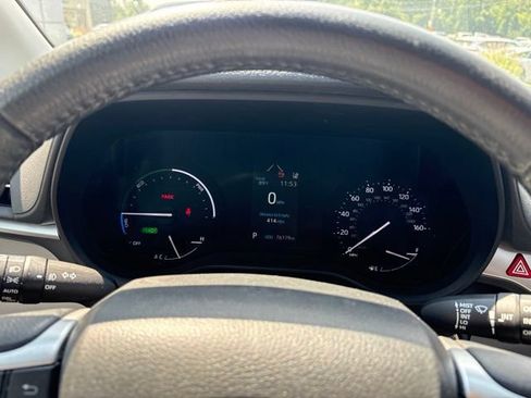 Used 2023 Toyota Sienna XLE FWD image 13