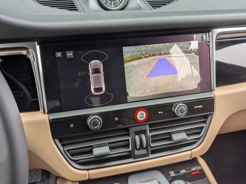 New 2026 Porsche Macan AWD/4WD image 18