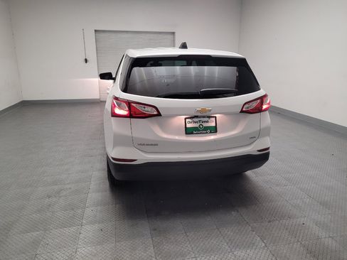 Used 2021 Chevrolet Equinox LS w/ LS Convenience Package AWD/4WD image 6