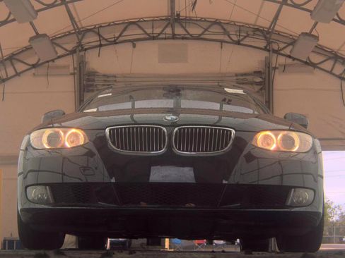 Used 2010 BMW 328i 2DR COUPE w/ Premium Pkg image 3