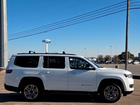 Used 2023 Jeep Wagoneer 2WD w/ Premium Group I image 2