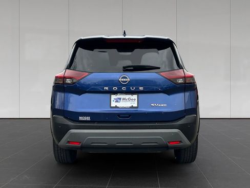 Used 2023 Nissan Rogue SV image 4