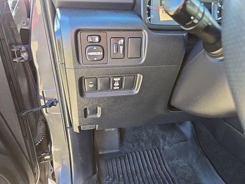 Used 2017 Toyota 4Runner SR5 image 12