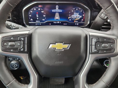 Used 2025 Chevrolet Silverado 2500 LT AWD/4WD image 19