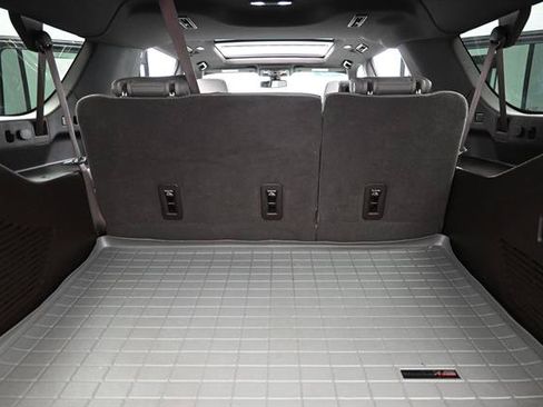 Used 2022 Chevrolet Suburban Z71 w/ Luxury Package AWD/4WD image 21
