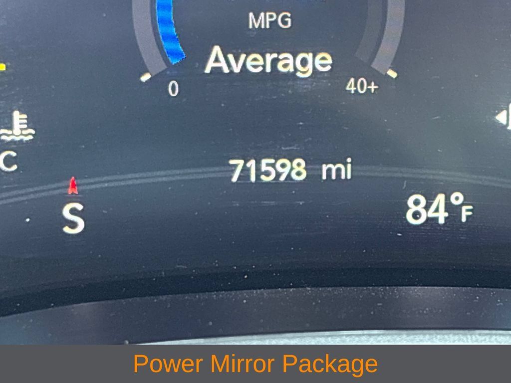 Used 2024 Chrysler Pacifica Touring-L FWD image 9