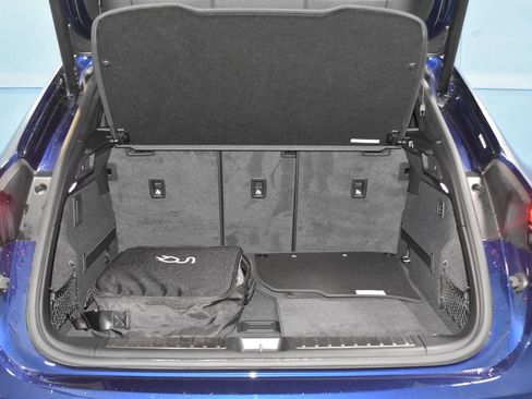 Used 2024 Porsche Macan 4 Electric image 29