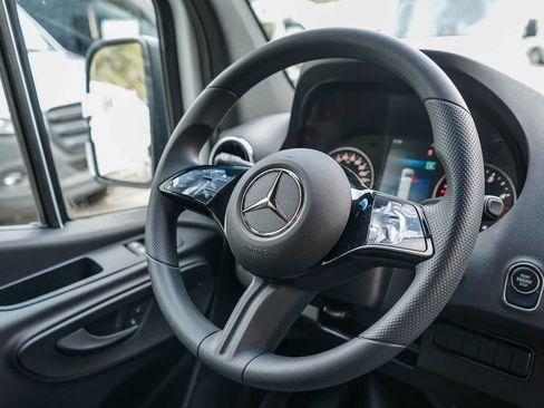 Used 2026 Mercedes-Benz Sprinter 2500 image 15