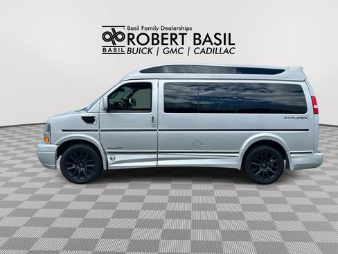 Used 2021 Chevrolet Express 2500 LS w/ Enhanced Convenience Package RWD image 5