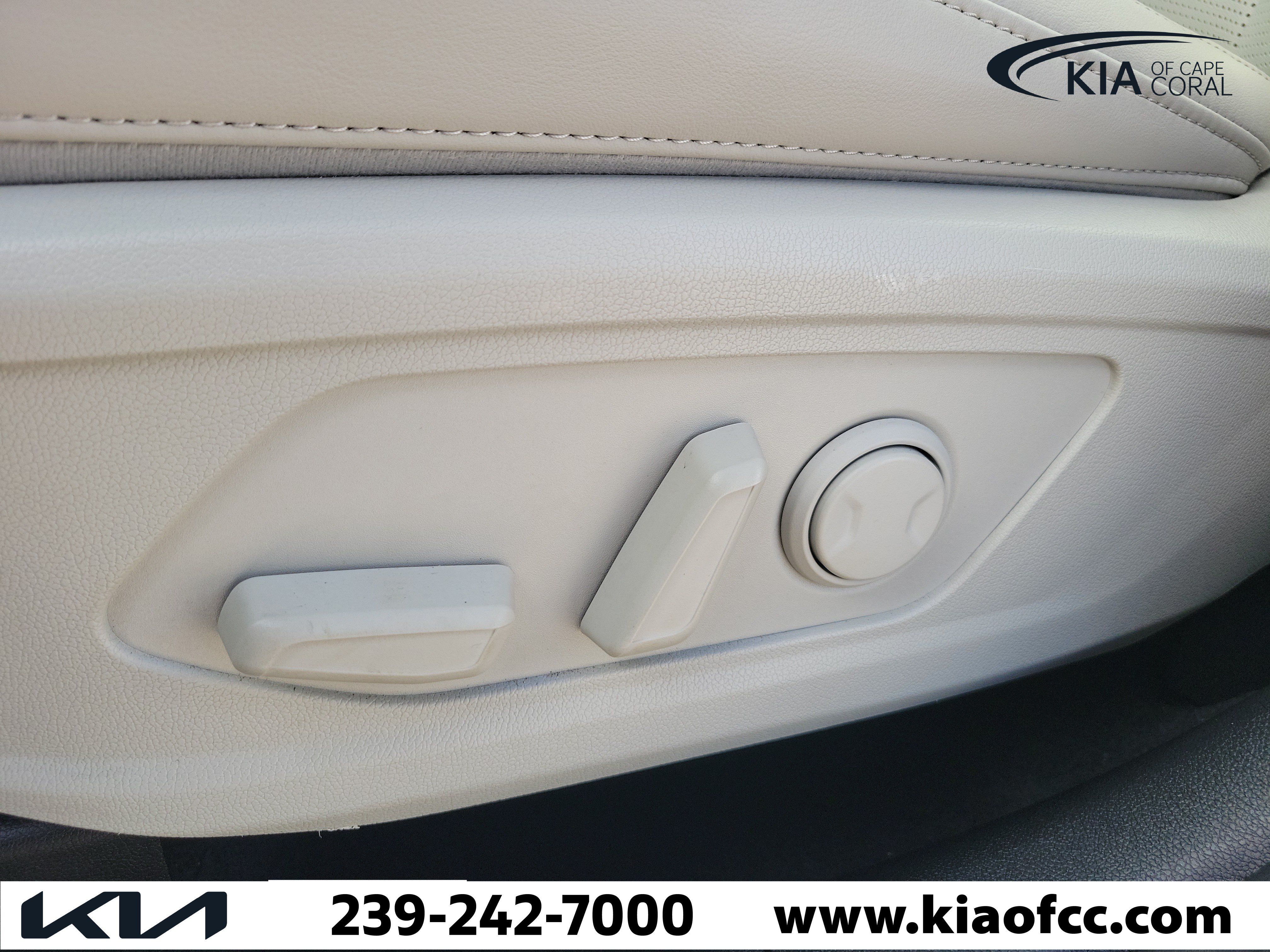 Certified 2025 Kia Sorento S w/ Panoramic Sunroof Package FWD image 22