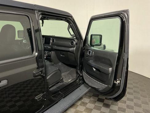 Used 2021 Jeep Wrangler Unlimited Sahara w/ Cold Weather Group AWD/4WD image 37