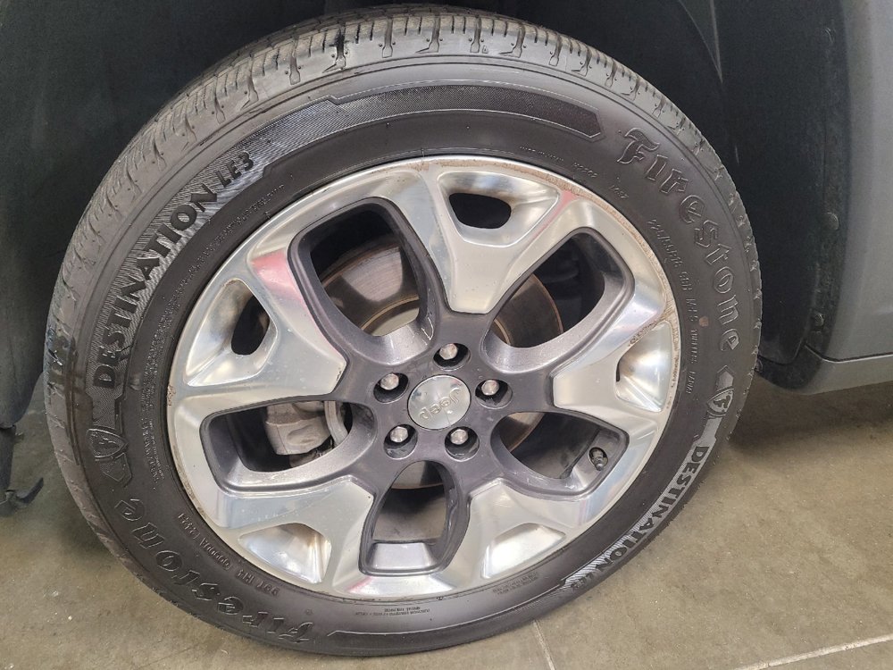 Used 2019 Jeep Compass Limited w/ Safety & Security Group AWD/4WD image 31