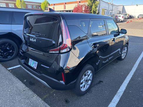Certified 2024 Kia Soul LX w/ Option Group 015 image 3