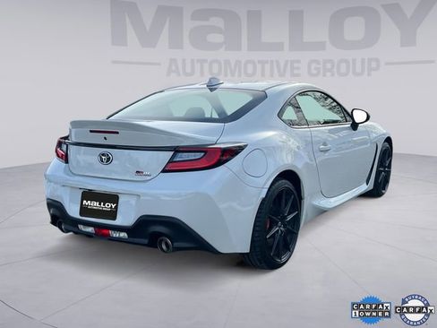 Used 2025 Toyota GR86 Premium w/ Performance Package image 5