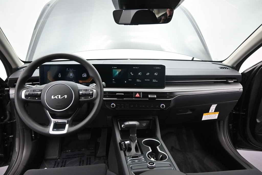 New 2026 Kia K5 LXS FWD image 34