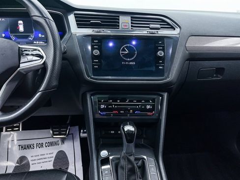 Used 2022 Volkswagen Tiguan SE R-Line image 9