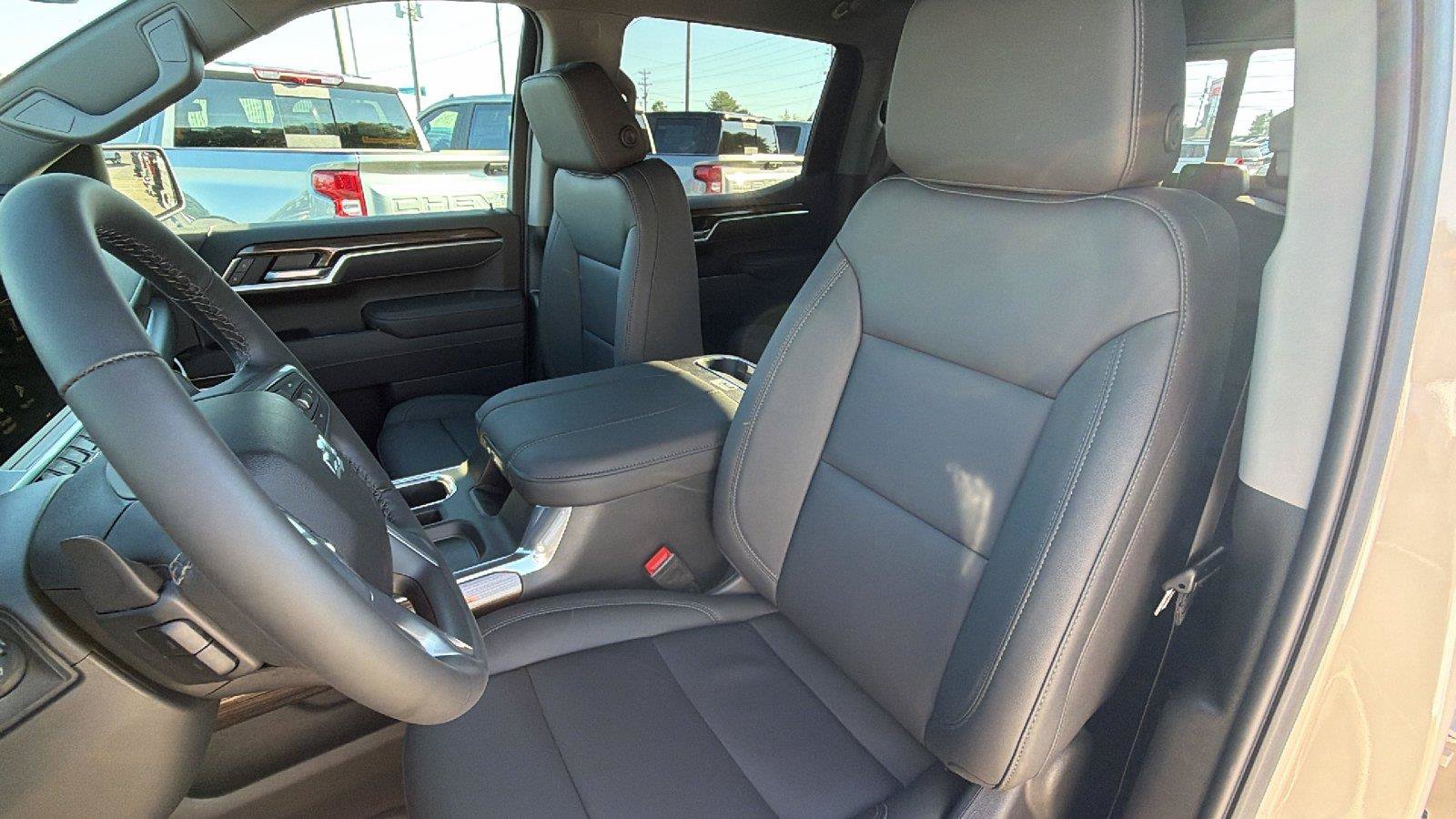 New 2026 Chevrolet Silverado 1500 RST w/ RST All Star Premium Package AWD/4WD image 4