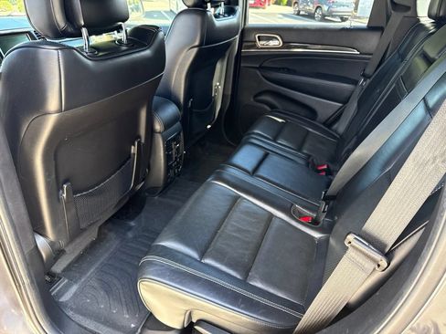 Used 2015 Jeep Grand Cherokee Overland AWD/4WD image 11