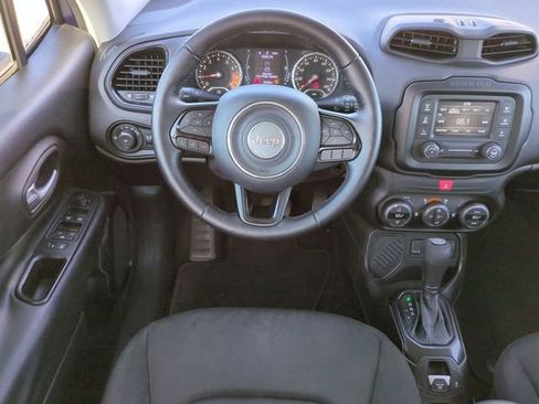 Used 2017 Jeep Renegade Altitude FWD image 16