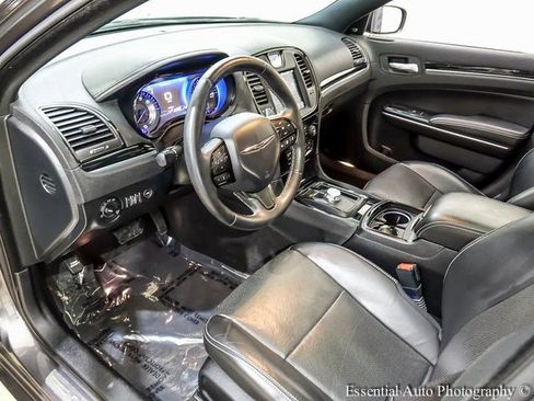 Used 2018 Chrysler 300 S w/ Safetytec Plus Group image 10