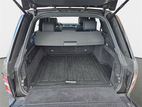 Used 2019 Land Rover Range Rover HSE image 14